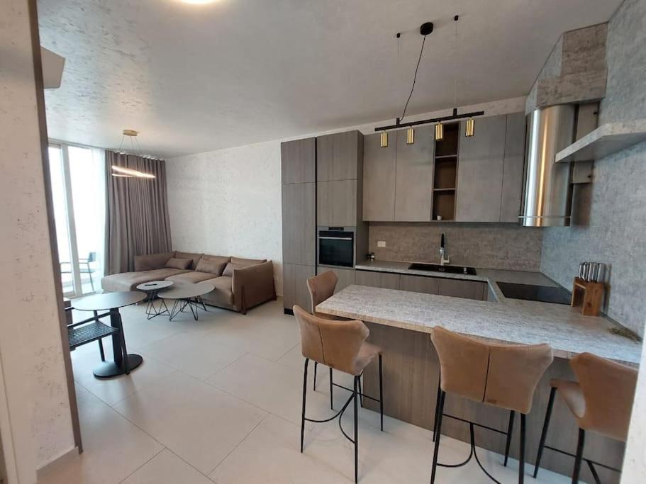 Palase Four C apartment 243-E GC photo 1