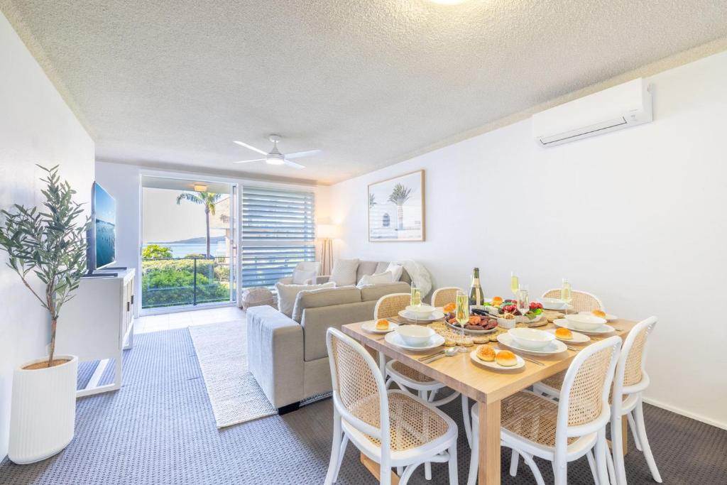 Bella Vista, 8-19 Shoal Bay Rd - views, air con and Wi-Fi photo 2