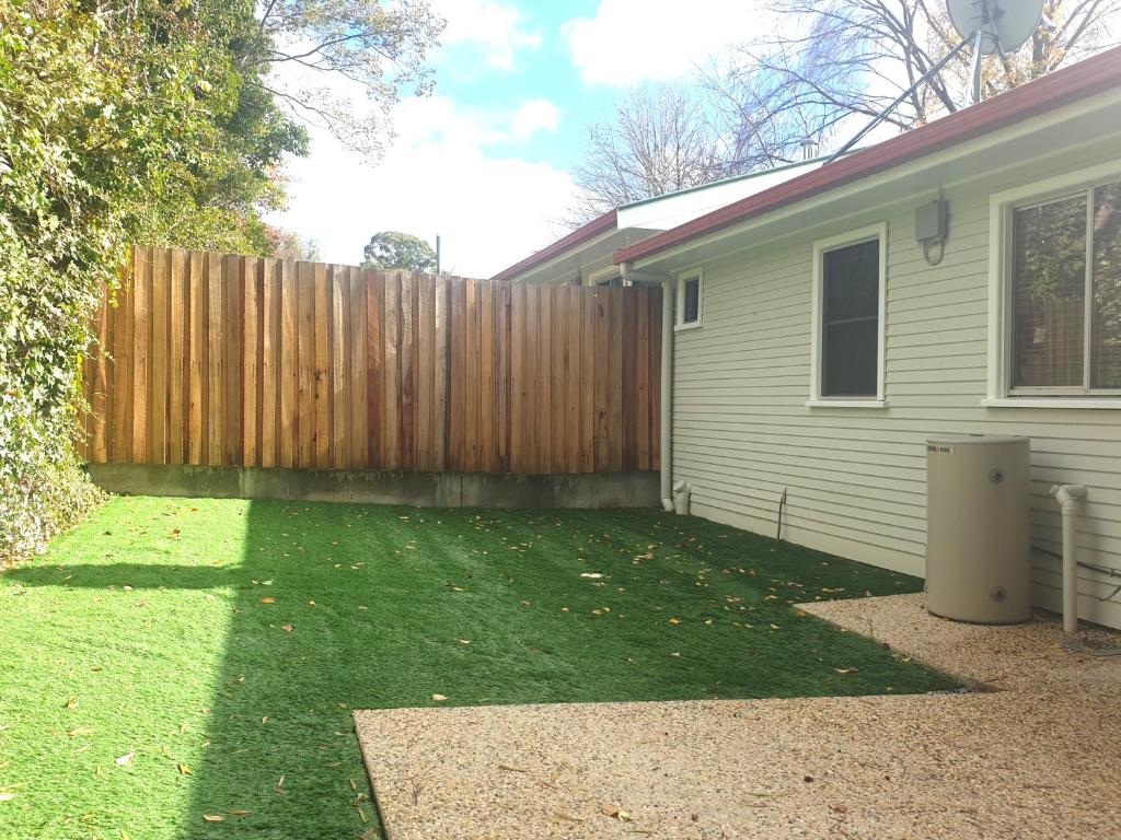 Armidale Cottage on Taylor Unit 2 photo 1