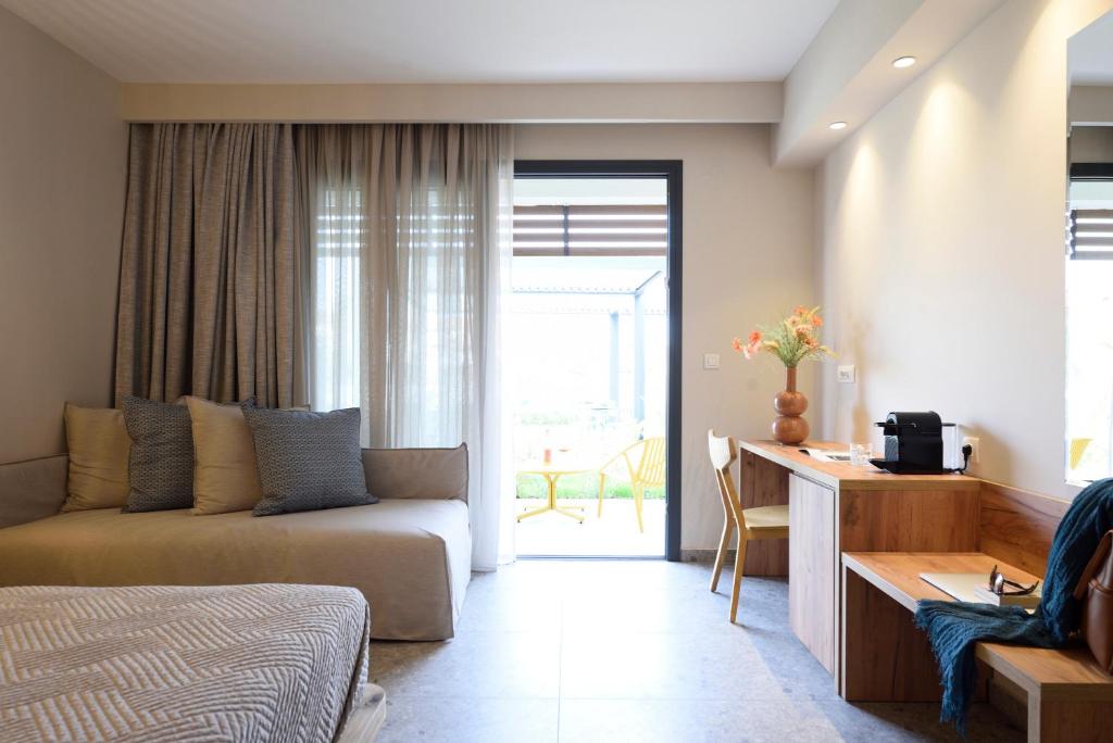 Falena Luxury Rooms - Tap to explore photos