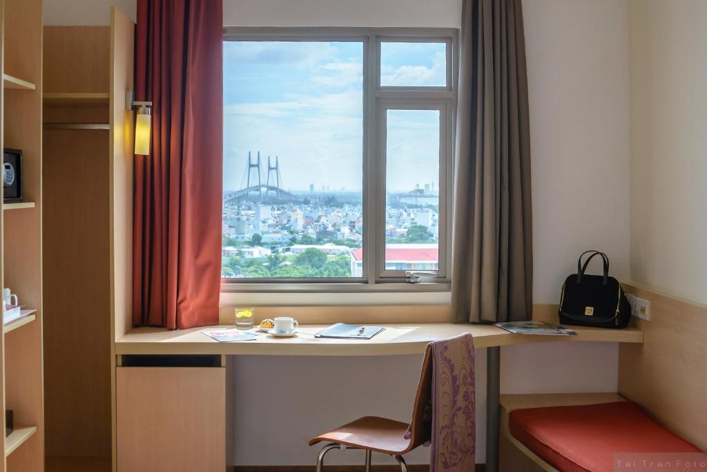 Khách sạn Ibis Saigon South