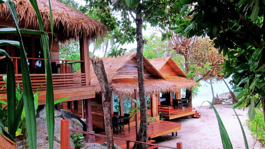 Номер (Бунгало - С видом на пляж), Ten Moons Lipe Resort