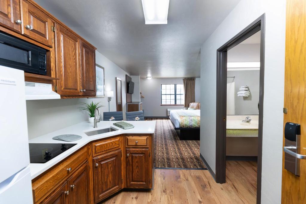 Extended Stay Airport image