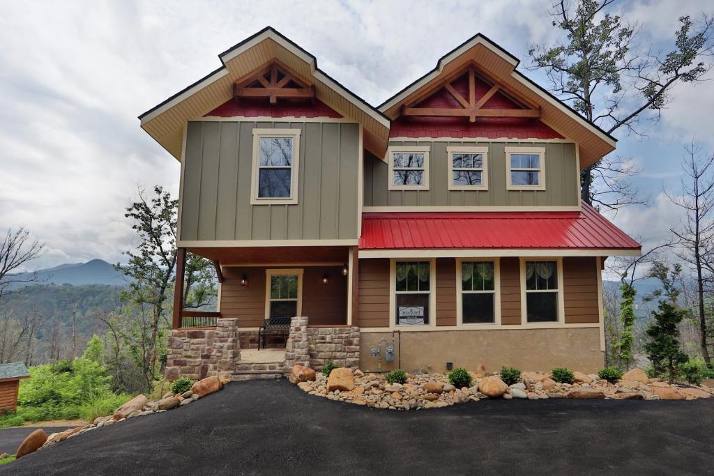 Above It All - Four Bedroom Cabin image