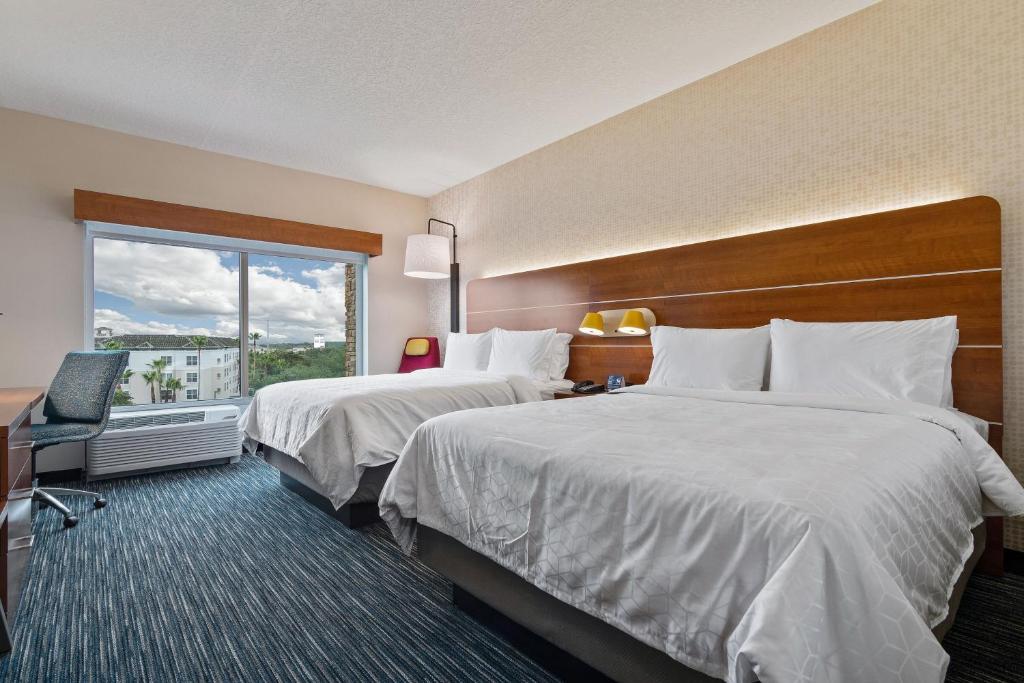 Holiday Inn Express & Suites Orlando - Lake Buena Vista, an IHG Hotel image