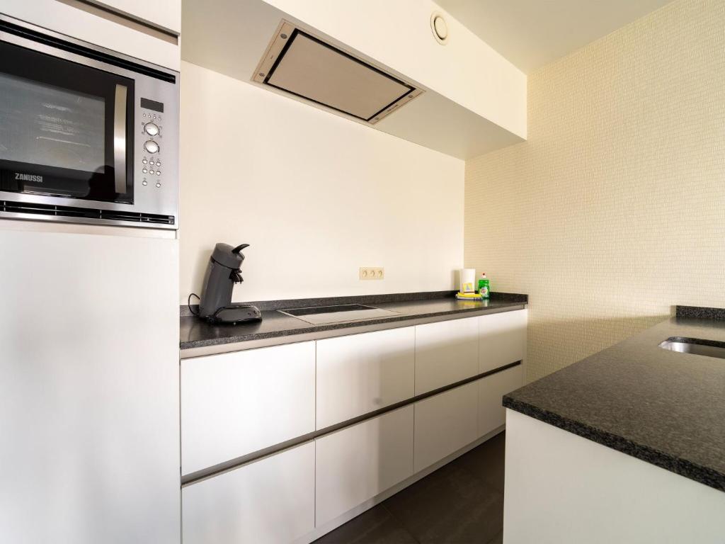 Cozy 2-room apartment in the center of Ostend photo 2
