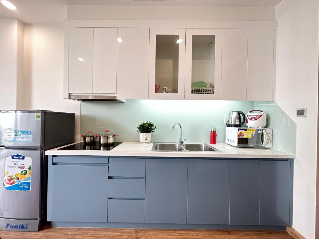 Bể bơi, gym, chạy bộ ven hồ