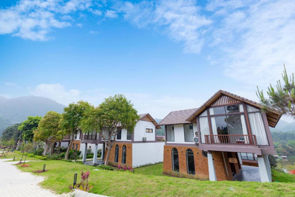 Villa 208 Lake View and Pool View Hướng hồ và hướng bể bơi