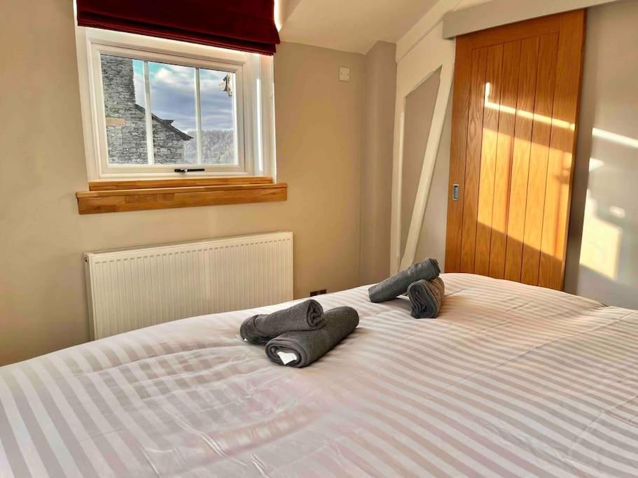 Potters Loft, Bowness Centre, Parking, Next Door to Beatrix Potter Exhibition - Tap to explore photos