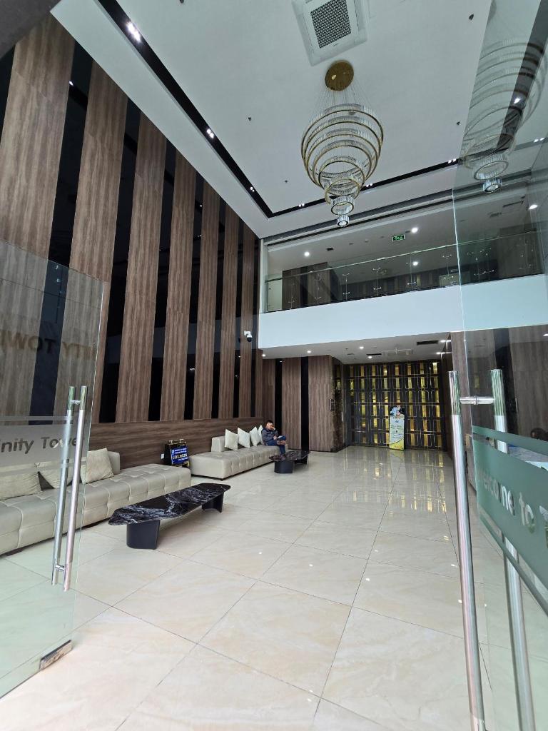 Trinity - 3 BR Lakeview Apartment - entire property