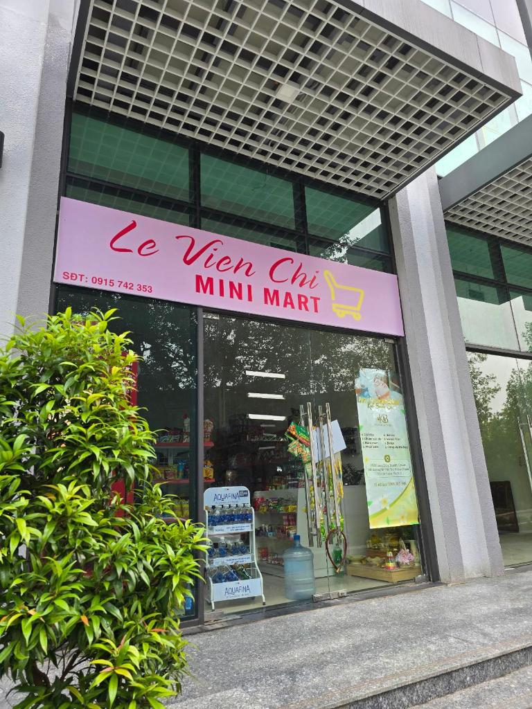 Trinity - 3BR apartment with lakeview