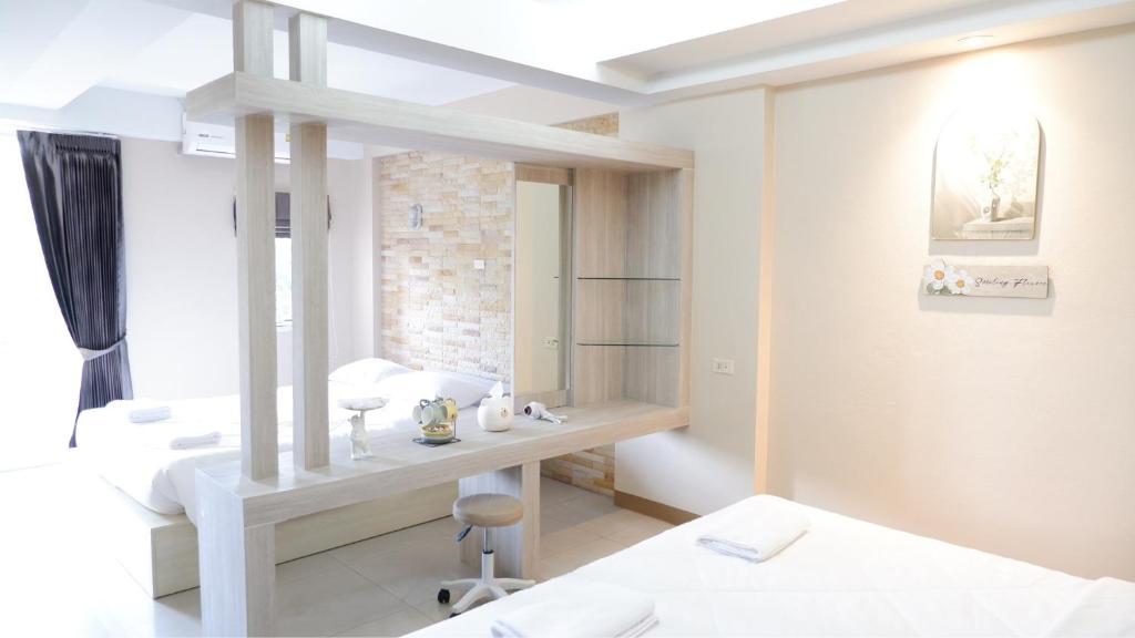 Shi-ro-i Poshtel Room Type - Deluxe Quadruple Room
