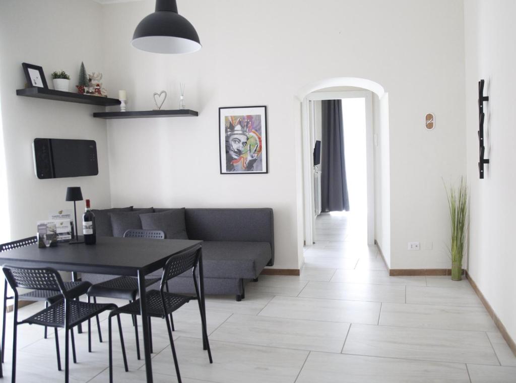 Diverso Apartment - Tap to explore photos