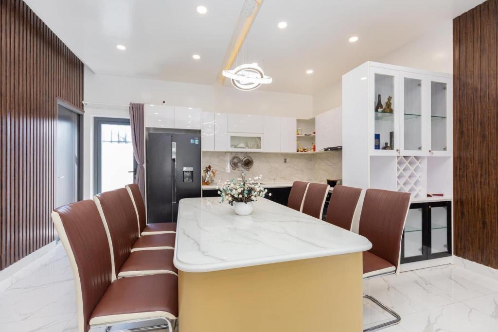 Villa 9 Kim Ngân - Bida - Karaoke - Đi Bộ Ra Biển