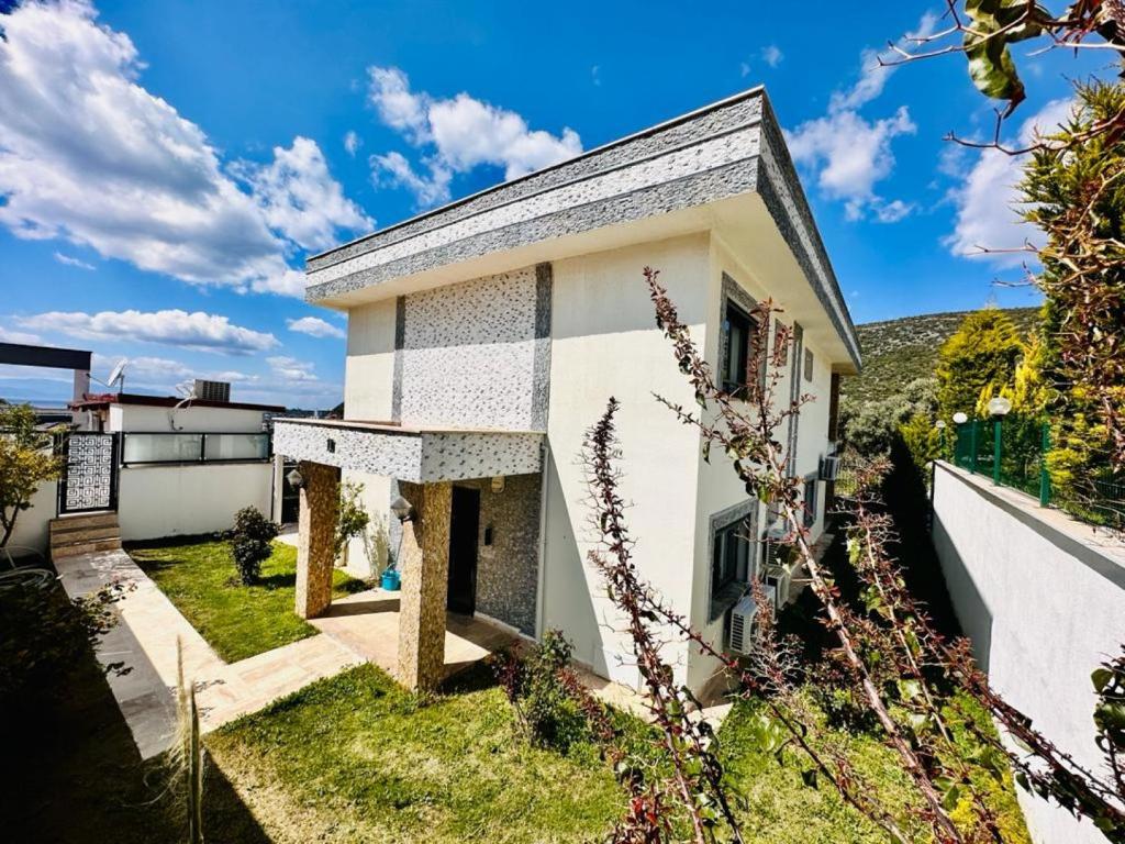 Villa Bella, Soke