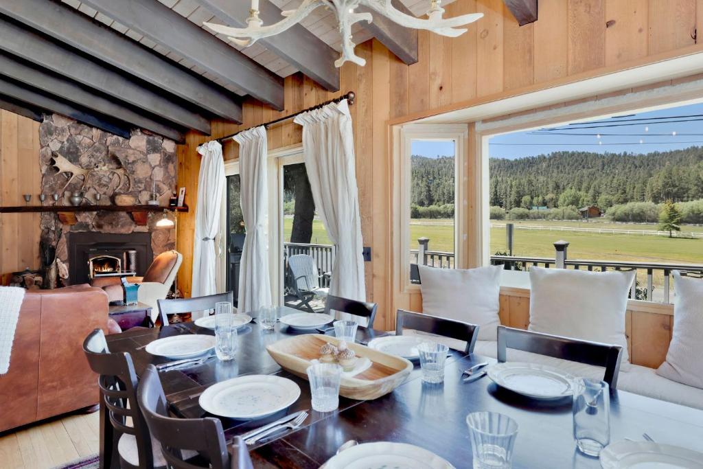 Golf & SKI Retreat #1443 image
