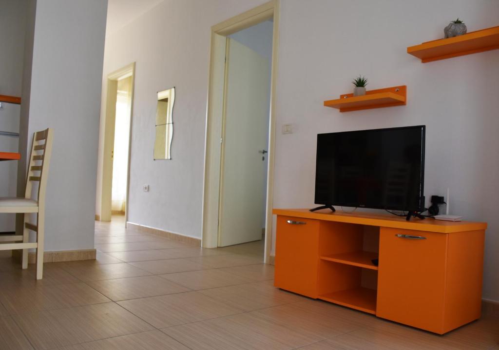 Leta's apartments, beach vacation rentals photo 2