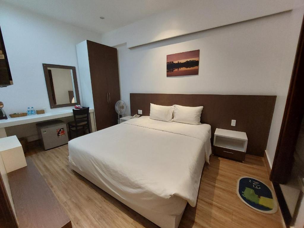 KHÁCH SẠN ĐẠT THỊNH