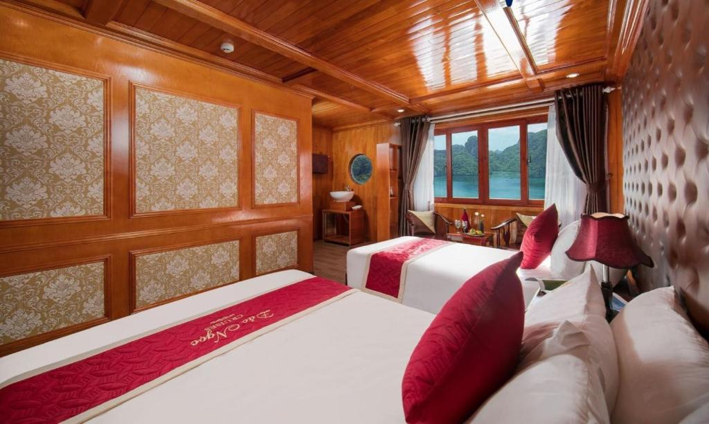Lan Ha Bay Cruise 2Days 1Night From Cat Ba Island
