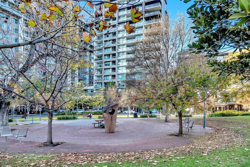'The Hindmarsh' Hotel-style Pad with Hills Panorama photo 1