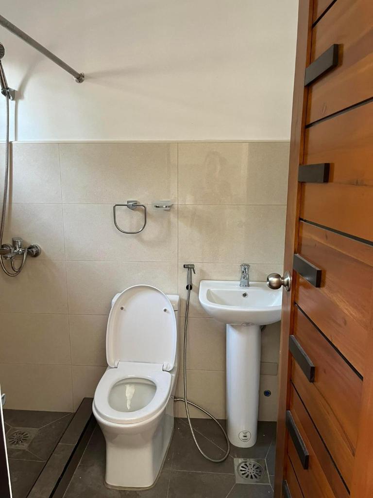 Riz Place Homestay - Queen Sized Bunk x Air-conditioned - Tap to explore photos