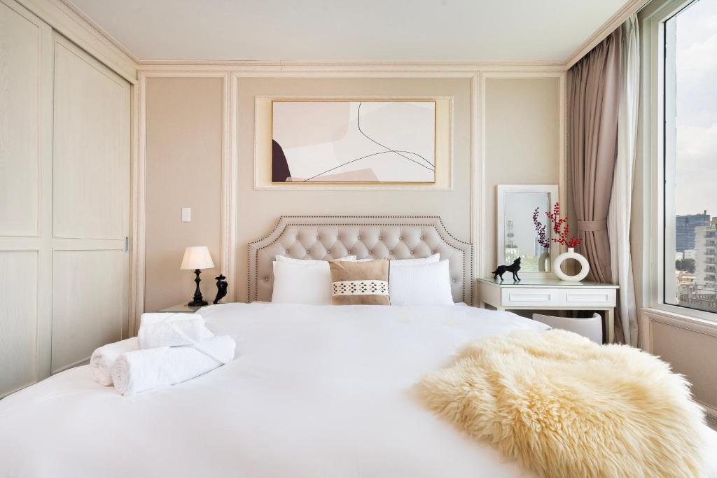 3BR Luxury Apartment Sky Pool