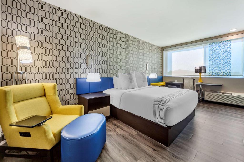 GLō Best Western Dawley Farms In Sioux Falls image