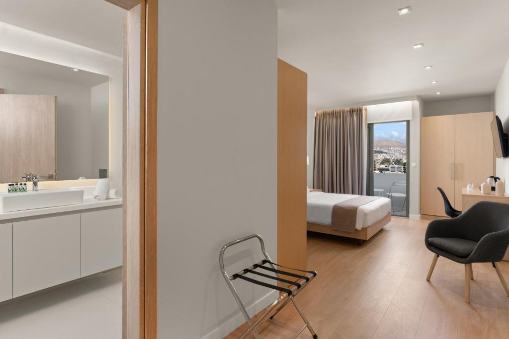 Gallery Central Hotel - Tap to explore photos