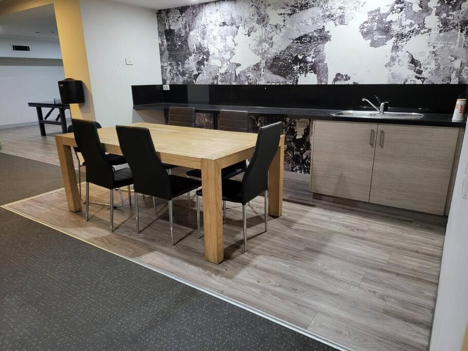 Amazing Studio Apartment Front Flinders Station photo 2