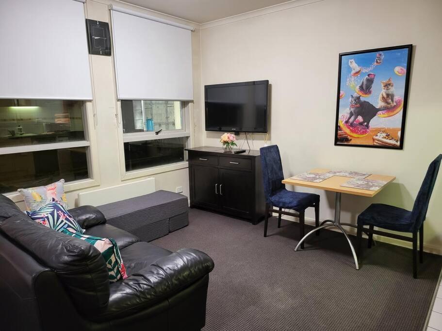 Amazing Studio Apartment Front Flinders Station photo 3