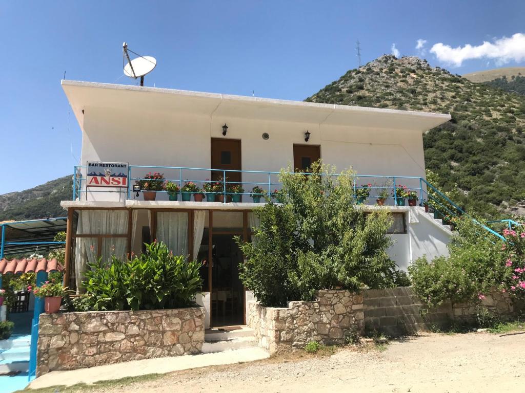 Hotel Taverna Prifti photo 1