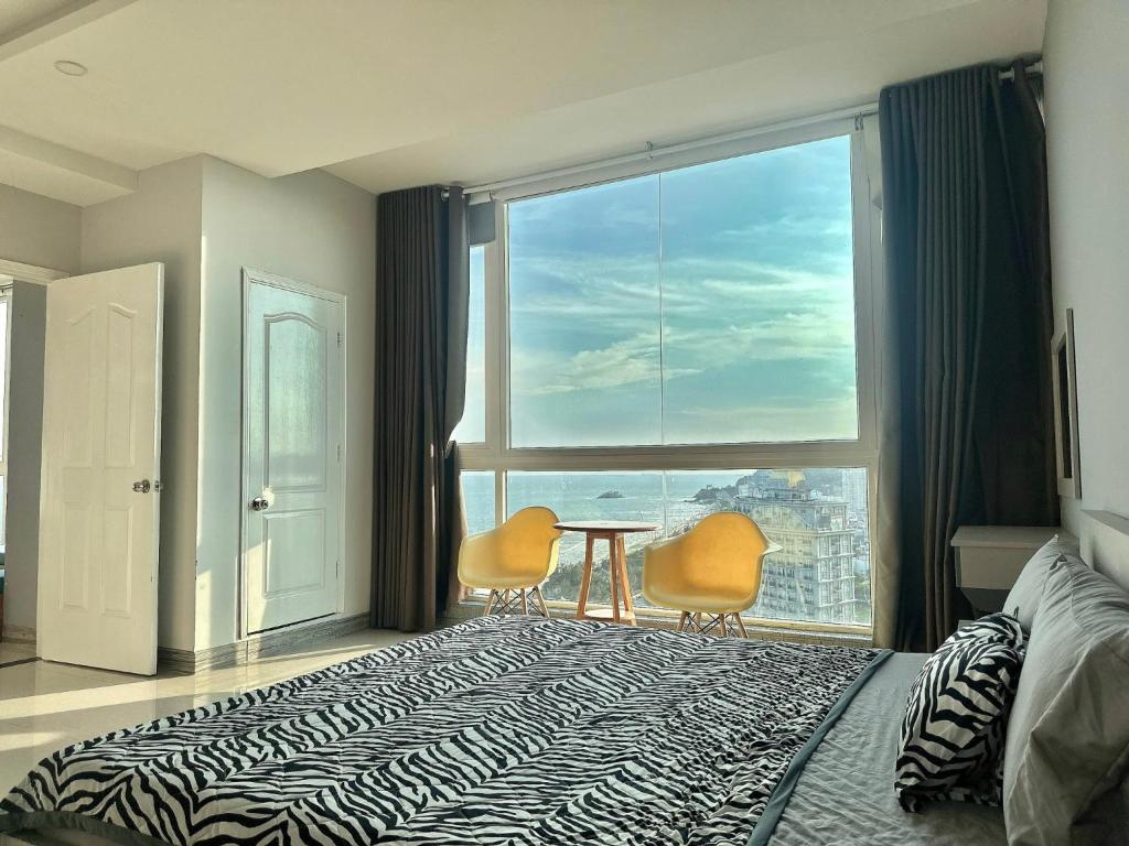 Blue sky Apartment 905