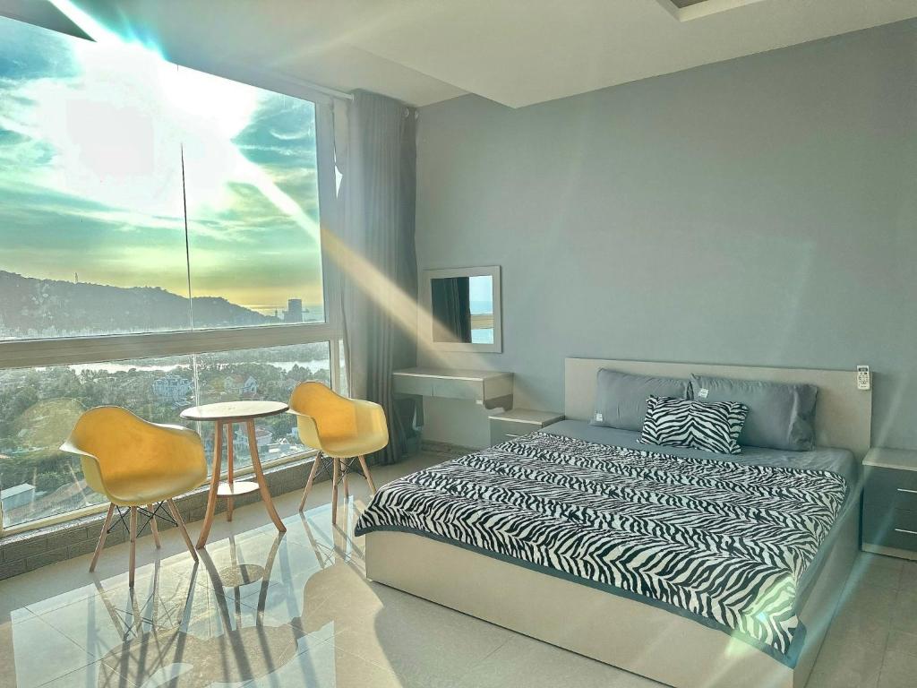 Blue sky Apartment 905