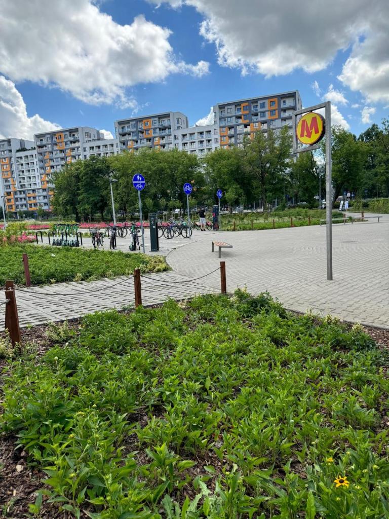 Apartment Metro Słodowiec Free Parking - Tap to explore photos