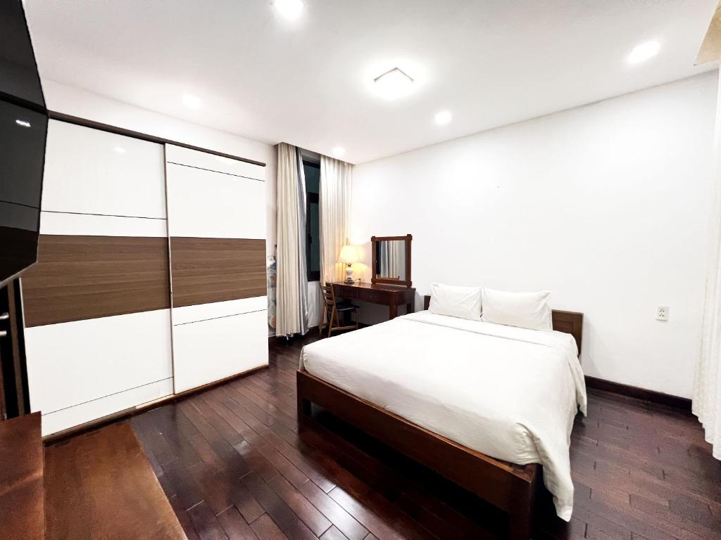 BAU VILLAS 4BR - 5' walk to My Khe Beach