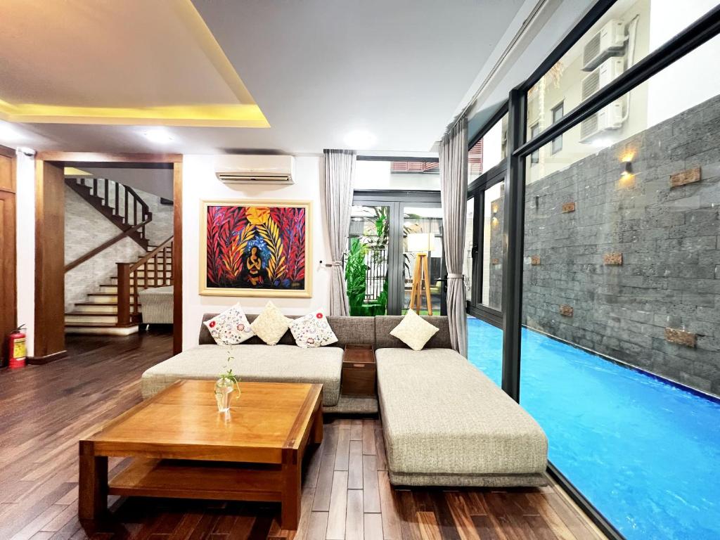 BAU VILLAS 4BR - 5' walk to My Khe Beach