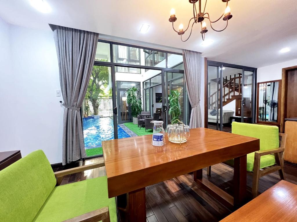 BAU VILLAS 4BR - 5' walk to My Khe Beach