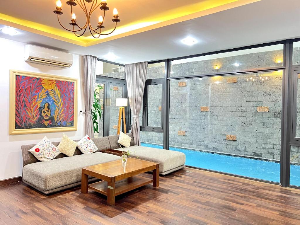 BAU VILLAS 4BR - 5' walk to My Khe Beach