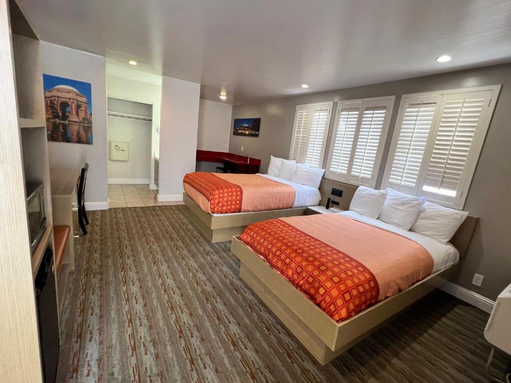 Presidio Parkway Inn image