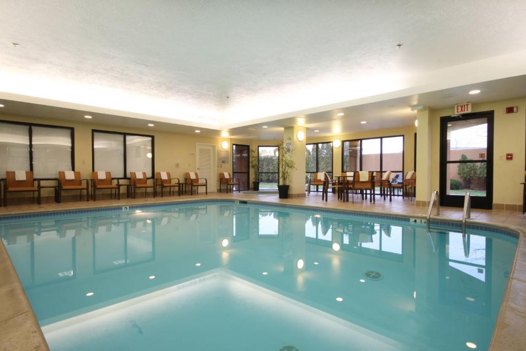 Courtyard Flint by Marriott image