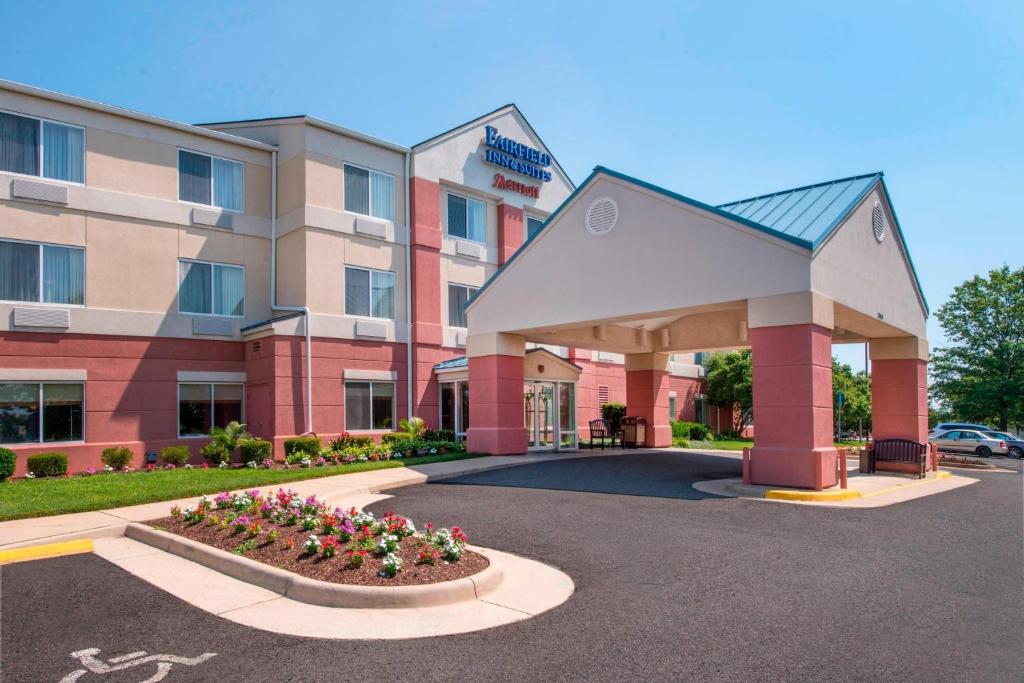 Fairfield Inn & Suites Dulles Airport Chantilly image
