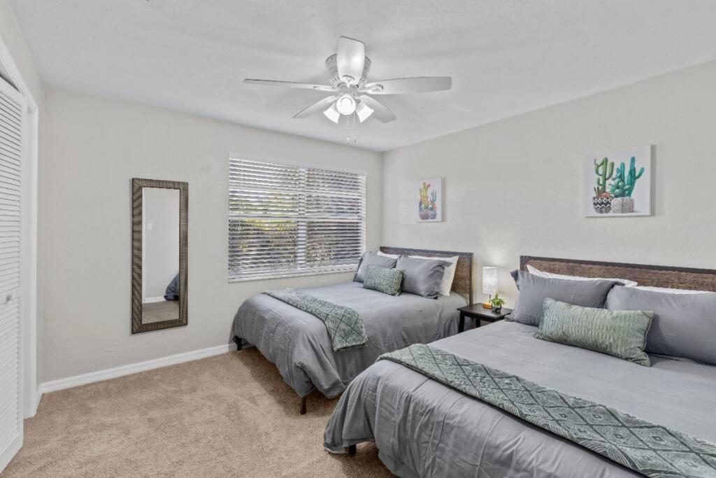 Family Friendly Townhouse with Reading Nook and Bike image