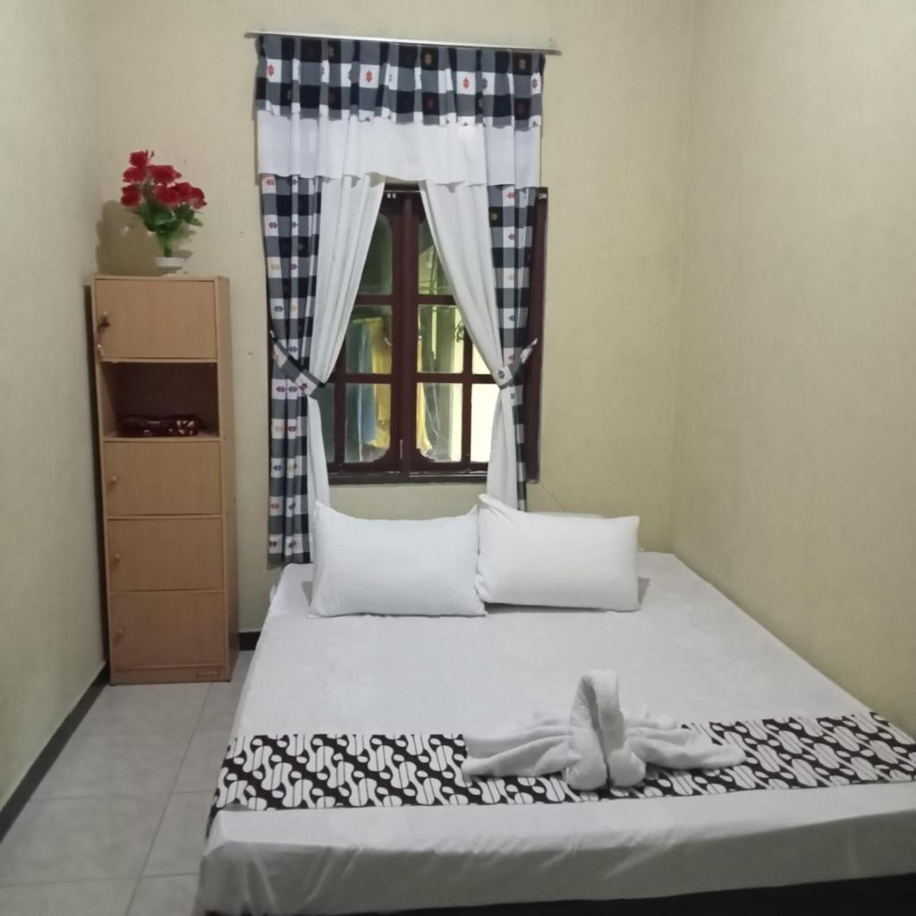 Homestay Bu Enik Borobudur by BToC photo 2
