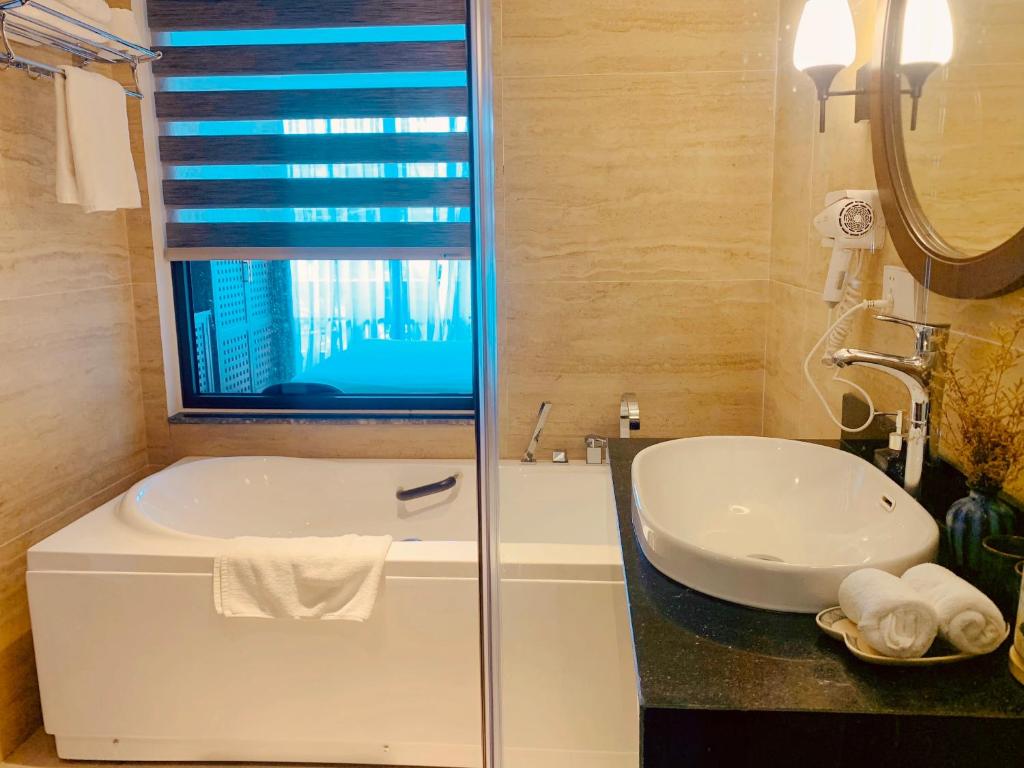 Paradise Soc Son Resort