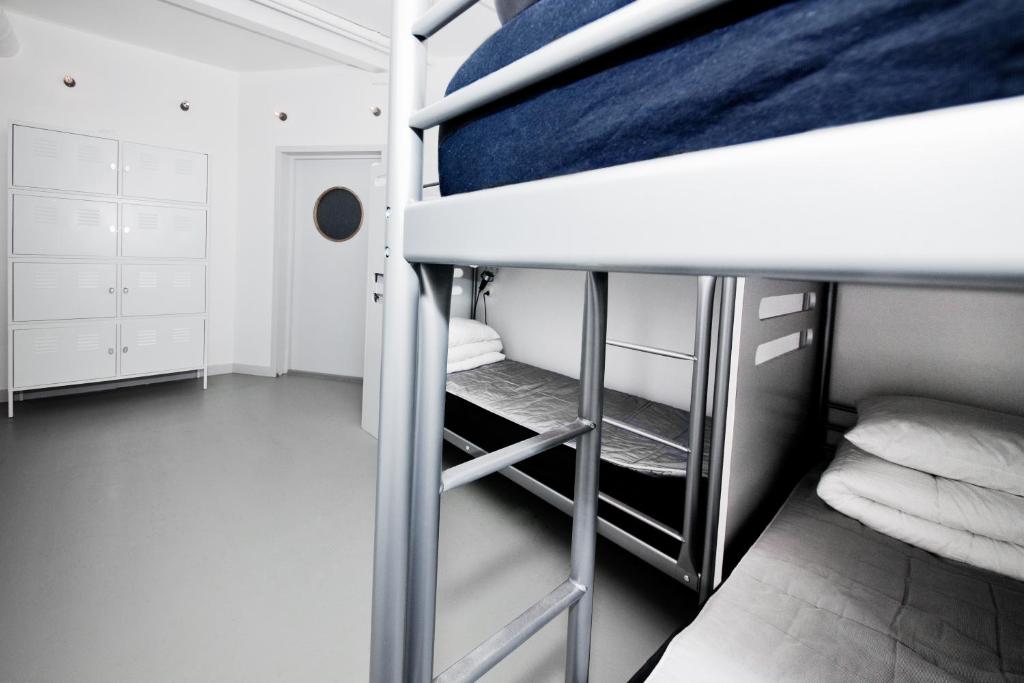 Номер (Кровать в общем номере смешанного типа на 7 гостей), City Backpackers Hostel