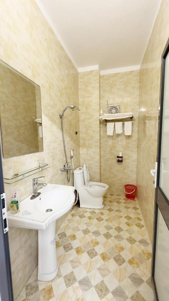 Khách sạn Quý Anh