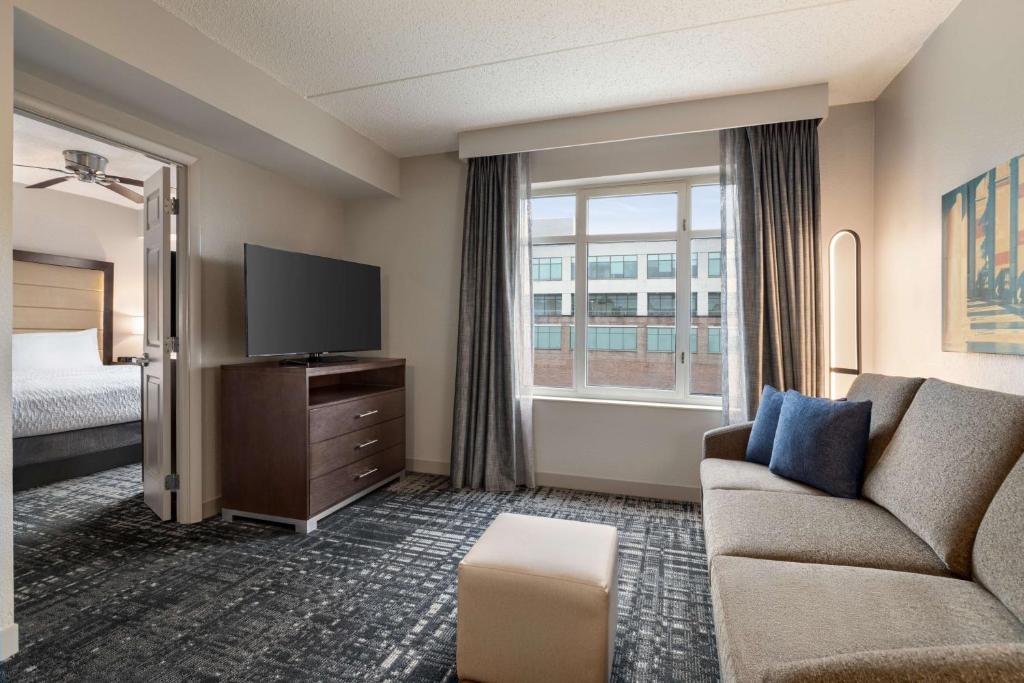 Homewood Suites by Hilton Washington, D.C. Downtown image