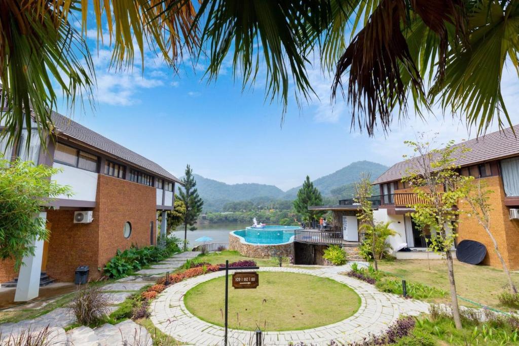 Villa 208 Lake View and Pool View Hướng hồ và hướng bể bơi