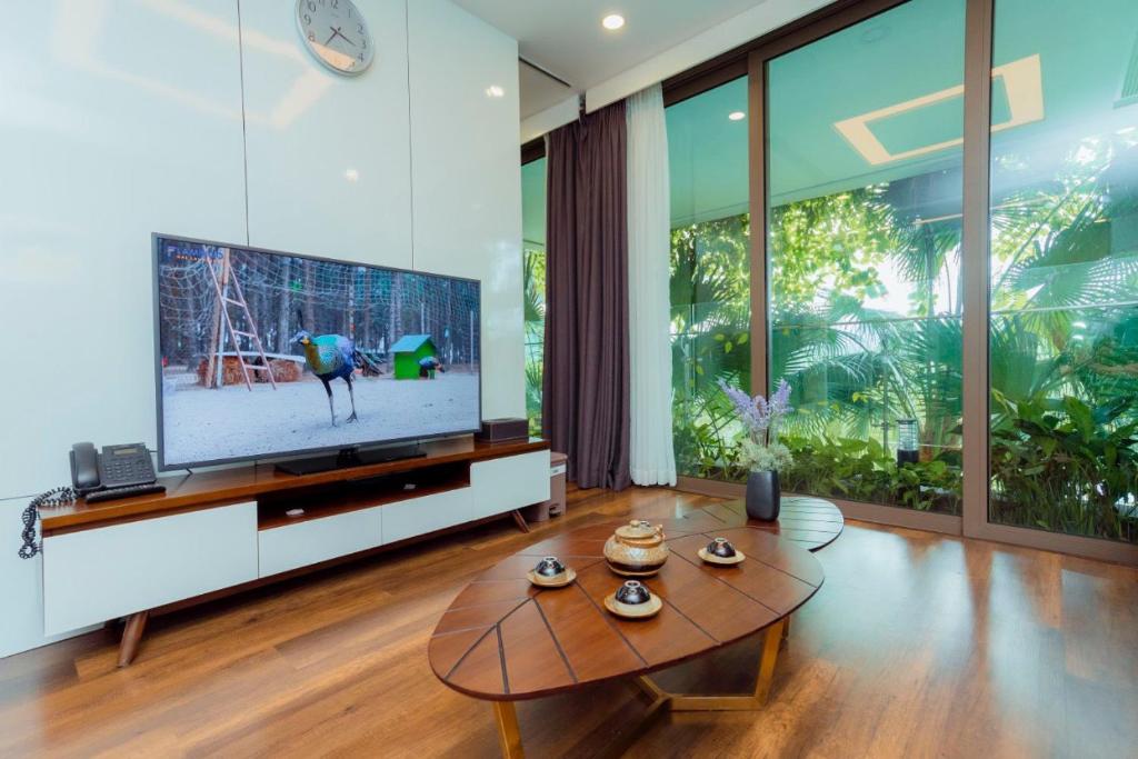 1BR, 1 Sofa bed Luxurious 5-stars Flamingo Resort.