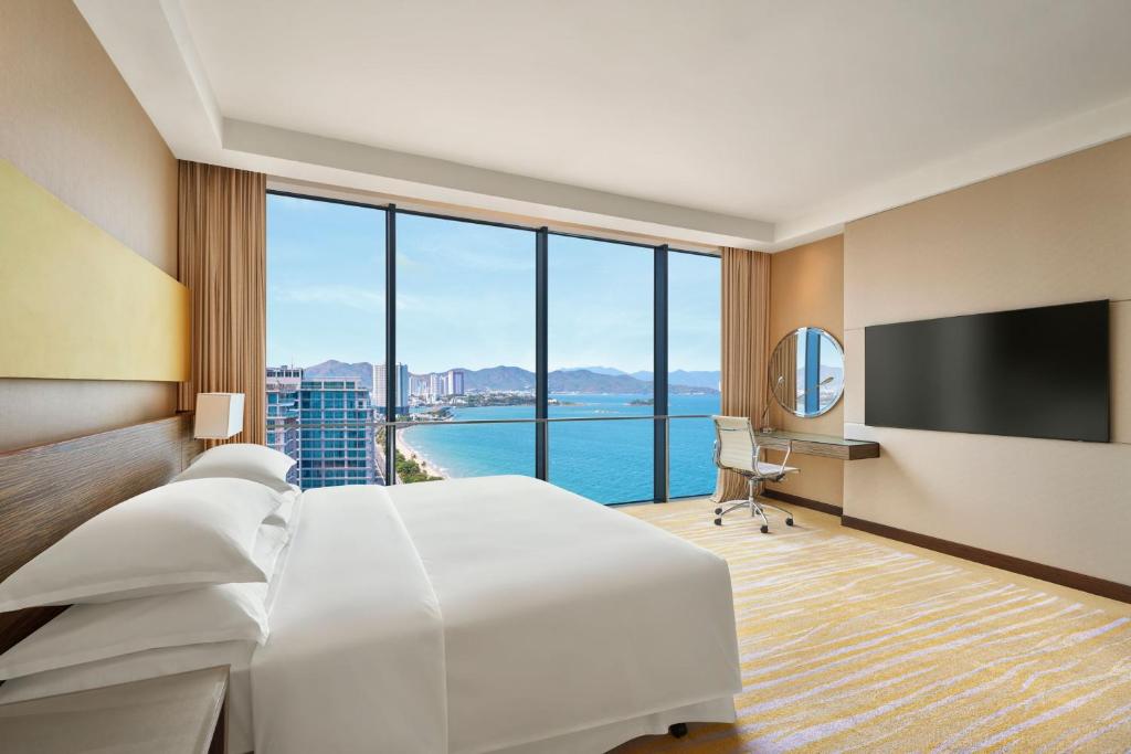 Sheraton Nha Trang - Tap to explore photos
